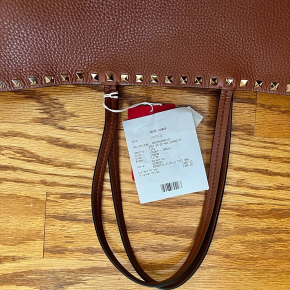 😊SOLD🙂 VALENTINO GARAVANI Saddle Rockstud Vitello Tote Bag - Picture 7 of 12